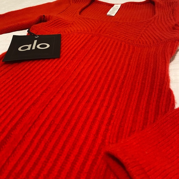 NWT Alo Yoga - CASHMERE Ma Cherie Garter Dress - Rouge - Picture 5 of 10